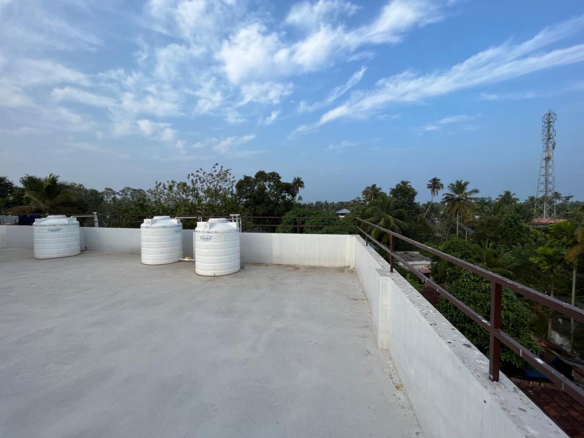 Solomon Apartments,Alappuzha Beach. المظهر الخارجي الصورة